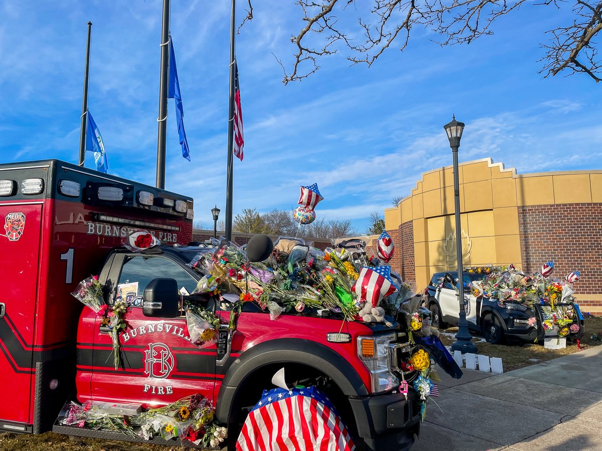 Community gathering - tonight, at 5:30 p.m, Burnsville City leaders are gathering with the community to honor Police Officers Paul Elmstrand and Matthew Ruge and Firefighter/Paramedic Adam Finseth. Burnsvillemn.gov/communityupdat…