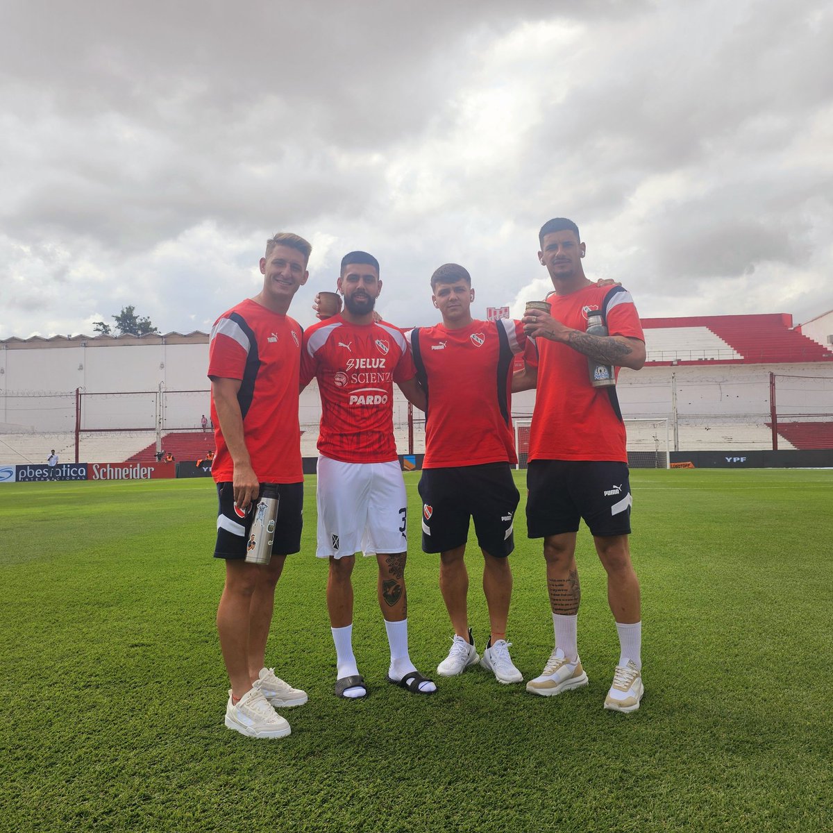¡Busco Cuentas De #Independiente !

Si Me Seguis Te Devuelvo Follow Escriban En Los Comentarios

Tengo Pocos Seguidores , Haganselo Llegar A Mas Gente.

Un Follow , Rt O Like Ayudaria Mucho