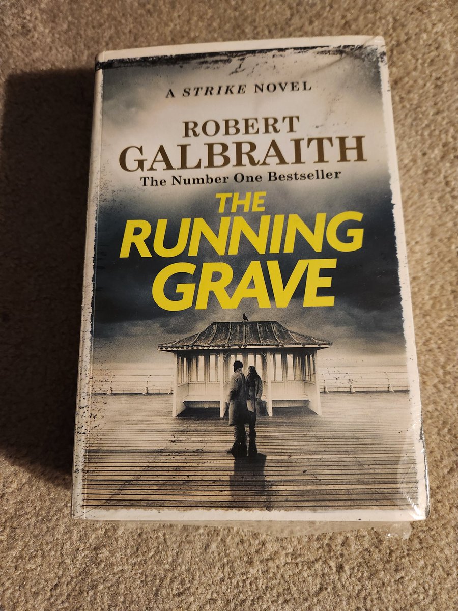 My paperback copy just arrived in the mail!!
#TheRunningGrave
##JKRowling 
#CormoranStrike