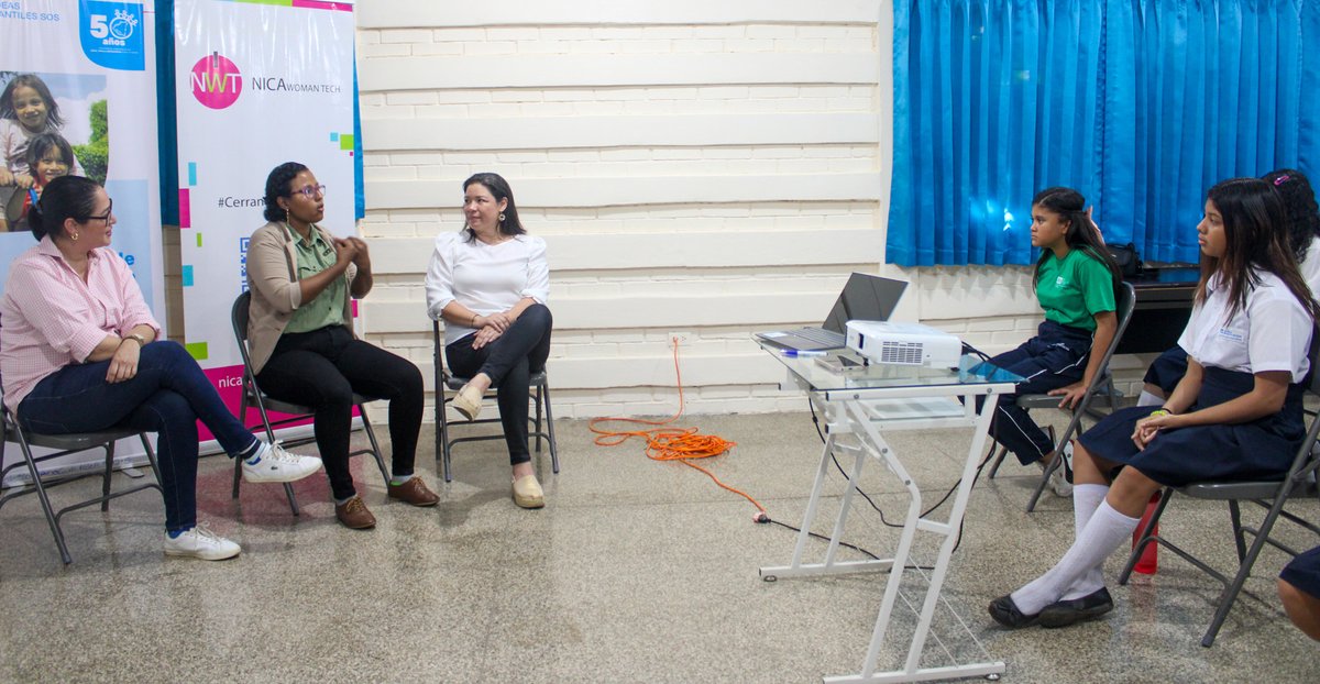 Mujeres y niñas conversan sobre ciencia 
En este espacio participaron Lucia Morales de Franco, fundadora de NICAWomanTech, Alexandra Blandón, Ingeniera Química y Darling Hernández, ganadora del premio Líder en Ciberseguridad 2023. 
Leer nota completa aquí:aldeasos.org.ni/noticias/mujer…