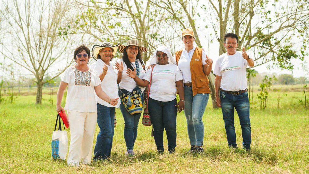 🚨 Tierras de la Sociedad El Ubérrimo fueron entregadas a familias campesinas de Córdoba. El Laguito-2 (8 hectáreas + 3.400 m2) pasa a manos de la Asociación Baluarte Nacional Campesino Juana Julia Guzmán.

Así es como hacemos la #ReformaAgraria del Presidente <a href="/petrogustavo/">Gustavo Petro</a>