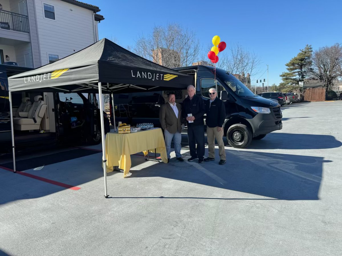 LandJet's tweet photo. Last week we welcomed a new KC law firm to our corporate #travel program. Thanks for your business and welcome to the #fleet!
Want to know more about #LandJet? Corporate Programs? Schedule a #tour for your company and well bring the bagels!
#VIP #businesstravel #productivity https://t.co/xrn3IYZS0D
