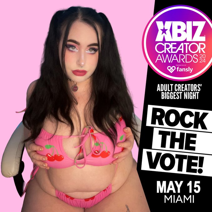 Please nominate me for BBW Streamer of the Year! Link below in comments💗 https://t.co/JcjJWrky9P