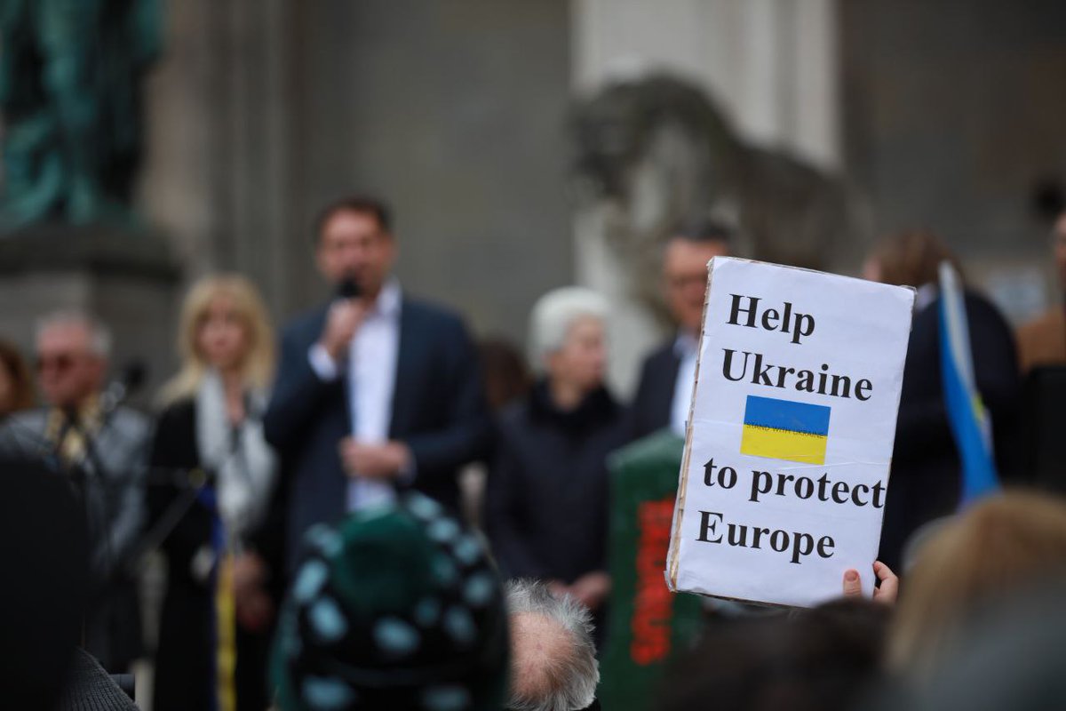 Tamrico2022's tweet image. Danke vom Herzen für die klaren Worte an @ToniHofreiter  @ViolavonCramon Georg Eisenreich @RKiesewetter @bueti @jamila_anna @gahler_michael @MAStrackZi @robinwagener @EvaHoegl @RenataAlt_MdB @hahnflo @svenja_hahn.
#ActForUkraine 
#Demo #MSC2024