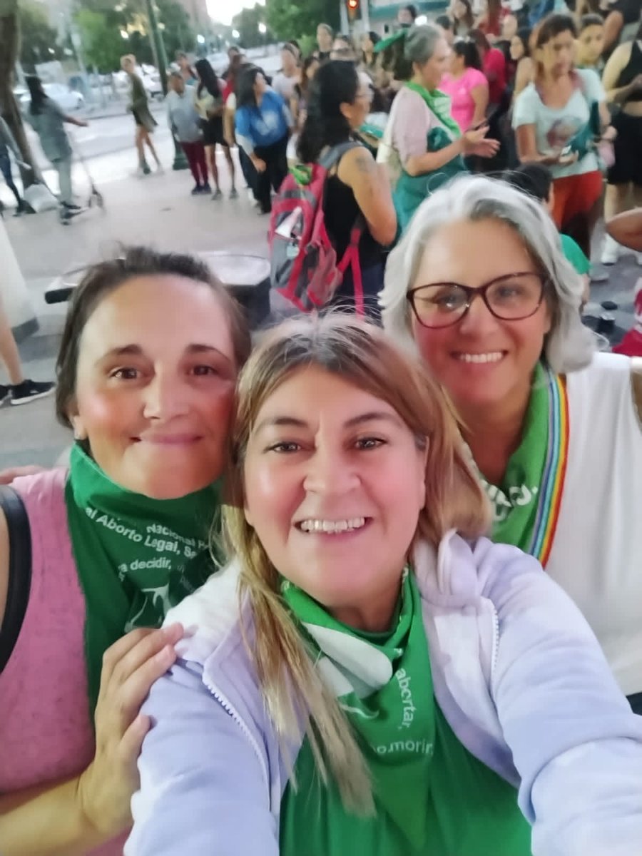 crusso907's tweet photo. Es tiempo de defender y sostener las conquistas, pero también de resignificar nuevas miradas y estrategias para que la Patria sea para muchxs 💚💜🇦🇷
#alertaverde
#LaPatriaNoSeVende 
#democraciaigualitaria https://t.co/oXRyIVve3I