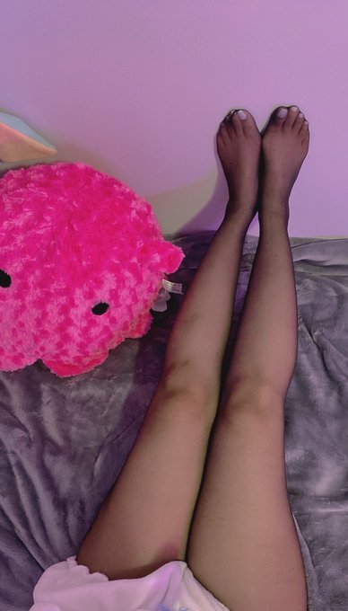 Slipped on some black nylons to tease @supitsjay with 🦶💜 #egirl #gamergirl #streamer #altgirl #pantyhose<a class="tags" target="_blank" title="On Twitter" href="/?out=eyJ0eXAiOiJKV1QiLCJhbGciOiJIUzUxMiJ9.eyJpYXQiOjE3MjIzMjkzOTIsImlzcyI6InR3cG9ybnN0YXJzLmNvbSIsIm5iZiI6MTcyMjMyOTM5MiwiZXhwIjoxNzUzODY1MzkyLCJyZWRpcmVjdF91cmwiOiJodHRwczovL3R3aXR0ZXIuY29tL3N1cGl0c2pheSJ9.HUVbJSR5MRl1_jvJlTg1WgnIQ68mxvlxZdfshtigdYRUqtnQHzXqhhR9PagXl7fr8ltoB1o-PFTUzIZQ7iW4NA">@supitsjay</a><a href="/tag/stockings"class="tags"><span>#stockings</span></a><a href="/tag/tights"class="tags"><span>#tights</span></a><a href="/tag/gamergirl"class="tags"><span>#gamergirl</span></a><a href="/tag/altgirl"class="tags"><span>#altgirl</span></a><a href="/tag/pantyhose"class="tags"><span>#pantyhose</span></a>