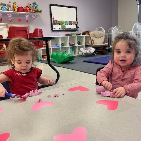 💕 The kids had a great time celebrating Valentine's Day at the Children's Center last week! From creative crafts to laughter-filled games, we shared joy and kindness all around. 

#winchester #woburn #winchesterma #woburnma #northofboston