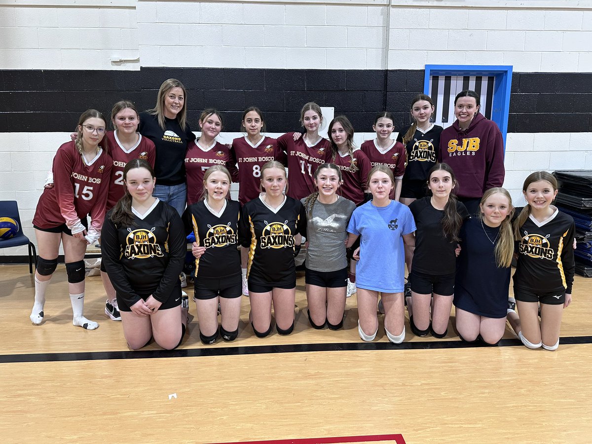 Thanks @billiyetman and @sjboscoschool #volleyballteam for coming to @bjhsaxons for a great game of ball! 🏐 It was fantastic seeing all the girls again! 🥰 Let’s do it again soon! ♥️💛🖤 @NLSchoolsCA