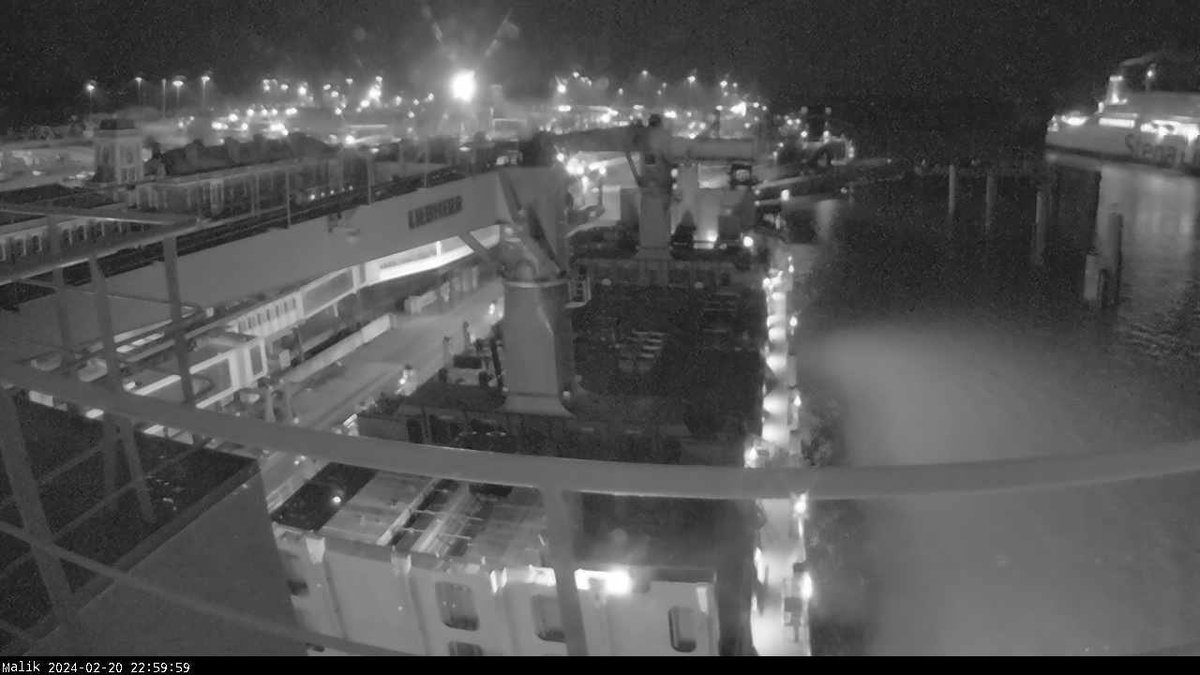 UK_Shipspotter's tweet photo. “Malik Arctica” prepares to depart from #ParkestonQuay #Harwich 20 Feb 2024 for #Aarhus
Latest webcam photo 22:59hrs 20 Feb 2024
#malikarctica #royalarcticline #britishantarcticsurvey #hpsuk #havenportsshippinguk #halleystation https://t.co/FF5p7cPF10