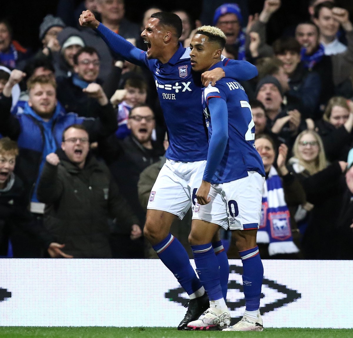 Rossco (@rossmediauk) on Twitter photo That was a relief…#itfc don’t make it easy at times 😅
🥘 Media scran
😎 <a href="/ChrisPitfc/">Chris Peachey</a>
🍺 @mattmakin85
🚂 <a href="/liamyoung89/">Liam Young</a>
Watch Gameday ⬇️
youtu.be/LG9I1WKiNt4?si… That was a relief…#itfc don’t make it easy at times 😅
🥘 Media scran
😎 <a href="/ChrisPitfc/">Chris Peachey</a>
🍺 @mattmakin85
🚂 <a href="/liamyoung89/">Liam Young</a>
Watch Gameday ⬇️
youtu.be/LG9I1WKiNt4?si…