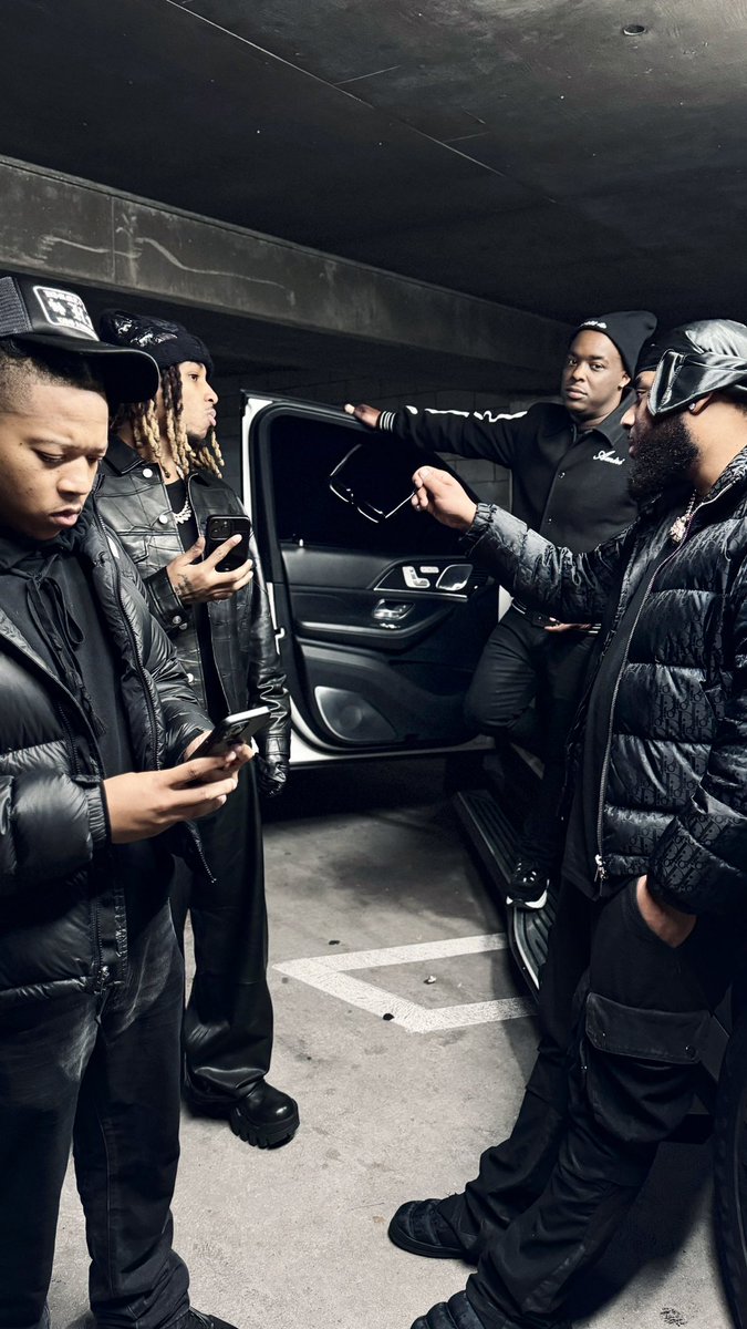 PontiacMadeDDG's tweet photo. AURA ๐ going to the top this friday #TheBestRapperAlive https://t.co/wJsIelE1PW