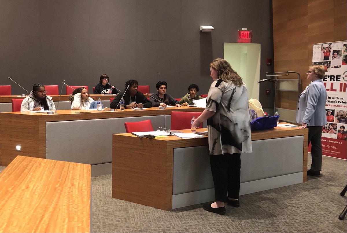 Students for #PhysicsInMedicine Day were able to rotate through stations taught by science teachers and medical physicists including shielding design, linac tour, contouring, and case studies for patient treatments to name a few! ⁦⁦@OhioStateRadOnc⁩ ⁦@aapmHQ⁩