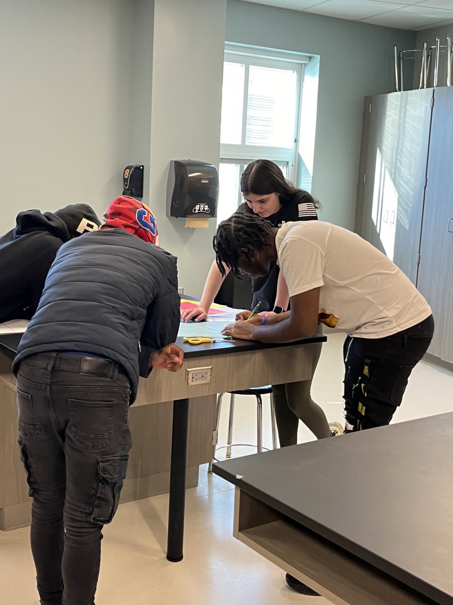 EdMK32's tweet photo. Today we started our STEM challenge to see who can build the strongest houses for our tsunami simulator…stay tune 🧡🖤🦅 https://t.co/lH1nfIPd2E