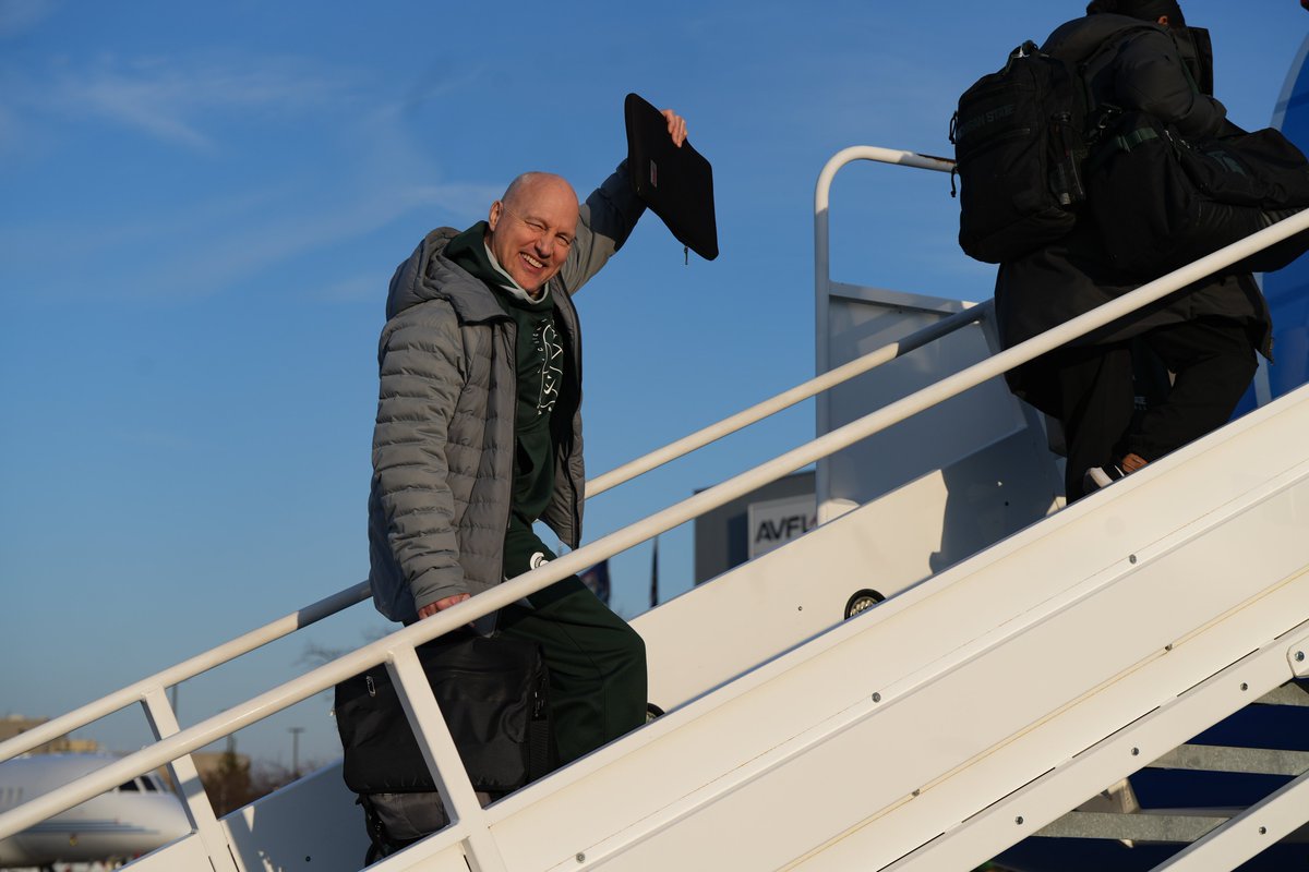 Beautiful day for a trip☀️✈️

#GoGreen