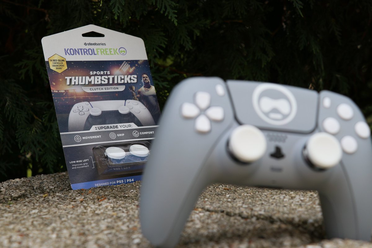 KontrolFreek's tweet photo. When the game is on the line..."clutch" it! ⚽️
#UpGradeYourPlay now!
👉 https://t.co/lWN0nt2bPl https://t.co/uO0J4pJtsU