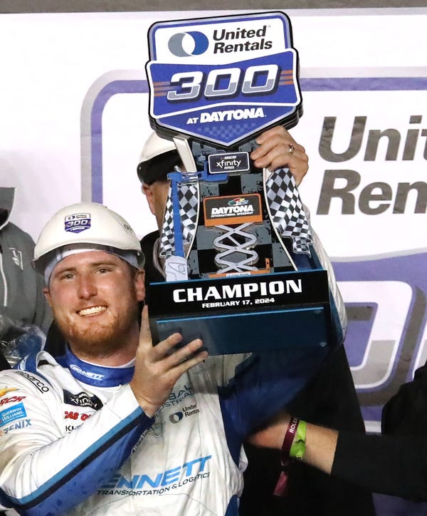 1Equestrianlive's tweet photo. Austin Hill Claims Daytona Xfinity Series Victory https://t.co/6ikZWFZvUN