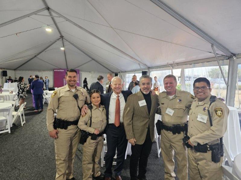 NEW STUDIO! This morning, @Sheriff_LVMPD Kevin McMahill and the LVMPD Hispanic Alliance were honored to attend a special open house for Entravision which owns some Spanish-language media outlets in Las Vegas.
