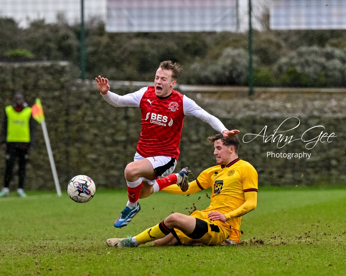 adamgeepics's tweet photo. Snaps from the #PDL #ProfessionalDevelopmentLeague fixture between @ftfc @AcademyFTFC and @SheffieldUnited hosted at @PoolfootFarm #CodArmy #under21 #developmentsquad #OnwardTogether https://t.co/Cozv81zQk2