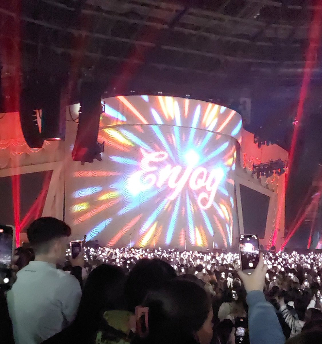 BEST NIGHT EVER!! NIAL HORAN THE SHOW, NIGHT ONE, BELFFFAASSTTTTT💪