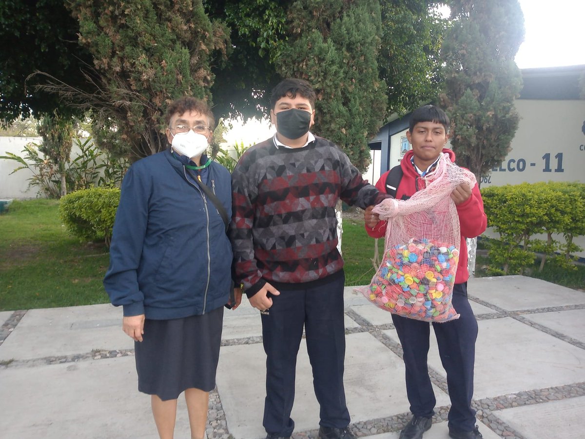 Cobaem_Morelos's tweet photo. 🌎En atención al programa #ECOBAEM para promover la cultura del reciclaje y con el fin de ayudar a menores con cáncer, las y los alumnos del #Plantel11 #Jantetelco se sumaron a la recolección de tapitas de plástico. 
#PorUnaJuventudCultaYProductiva #OrgulloQueDejaHuella
#COBAEM🐾 https://t.co/X0fJVGz3Nh