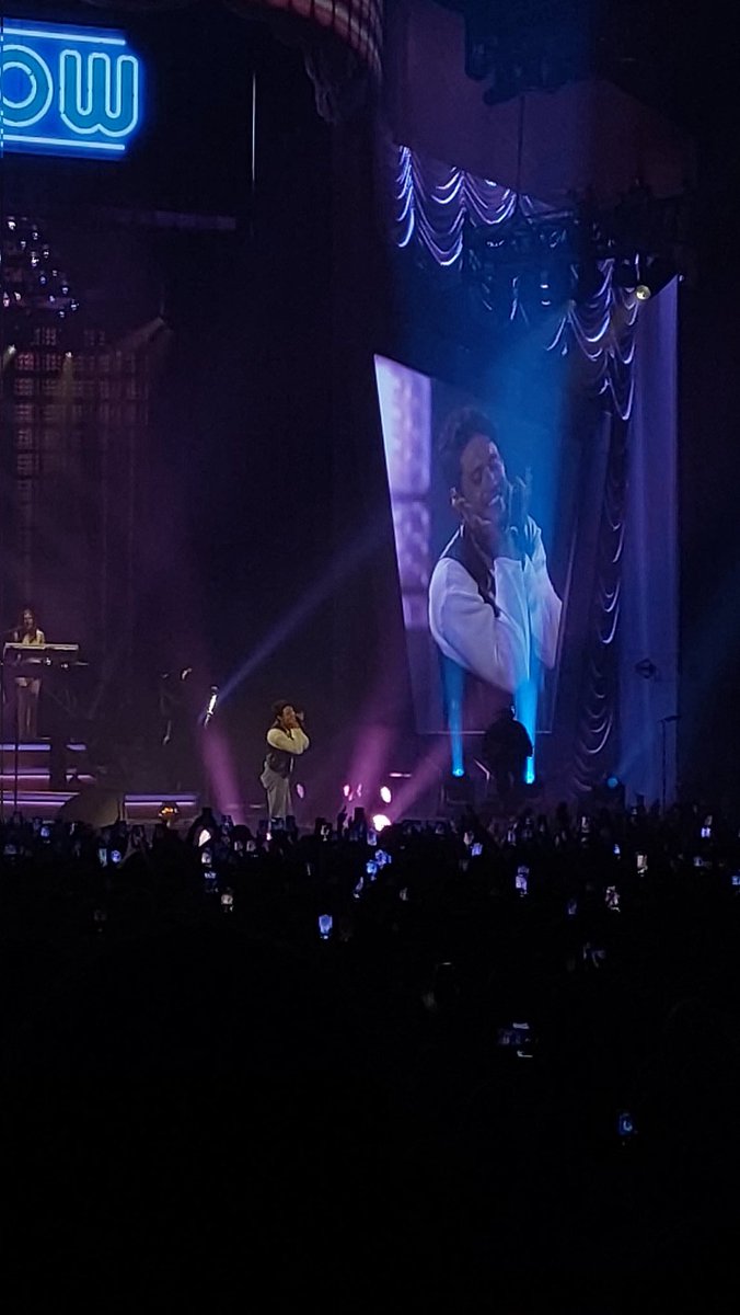 HE DID THE HEART HANDS FACE SHDKWODYW NIAALLLL