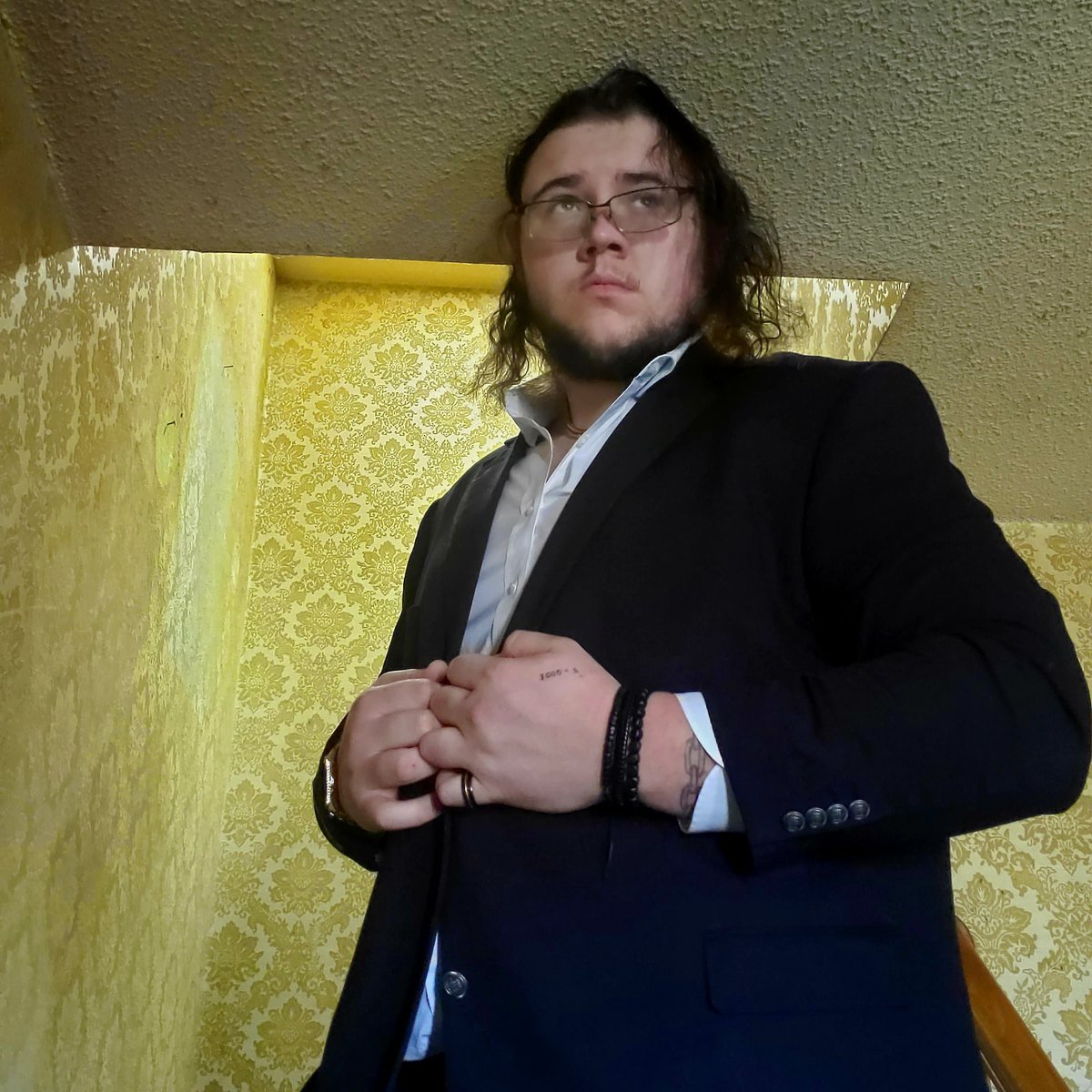 Dress above the rest.
#welldressed #suit #hunterwolfe