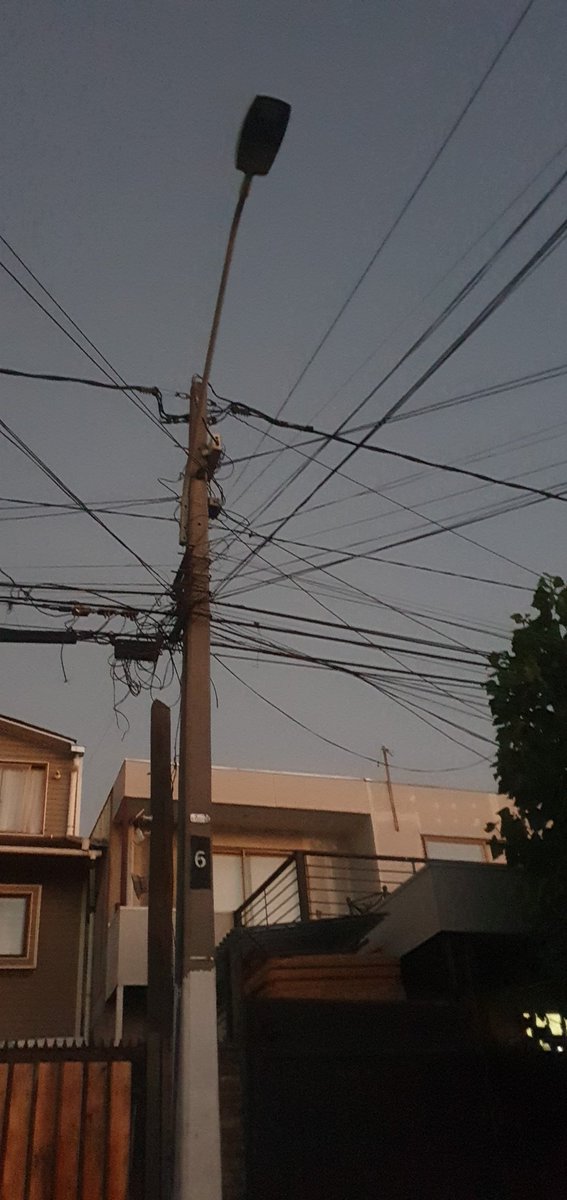 Kitty_Andrea's tweet photo. @Enel_Informa_CL Por las mañana ya les hable, ahora nuestra calle no tiene luz! 
Calle: LA CUMBRE, peñalolen! 
Nos ayudan? Es entre diagonal las torres y las vertientes!
Saludos! https://t.co/Fb7RUpWr3T