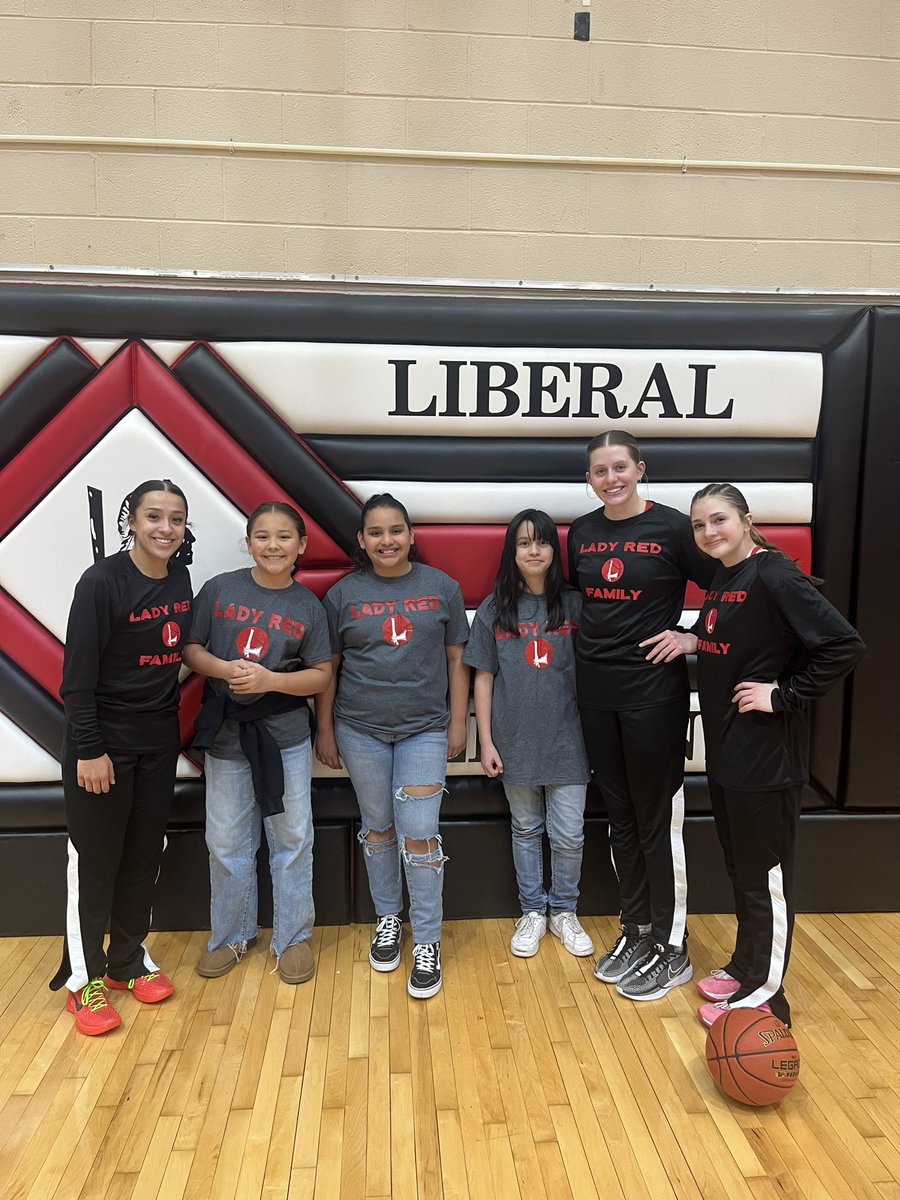 LadyRedBasketb3's tweet photo. Game Tonight @6 against Garden City! This is our water girls from LBA for tonight’s game! #LadyRed#Gise#Toughness https://t.co/QYdAk6odTU