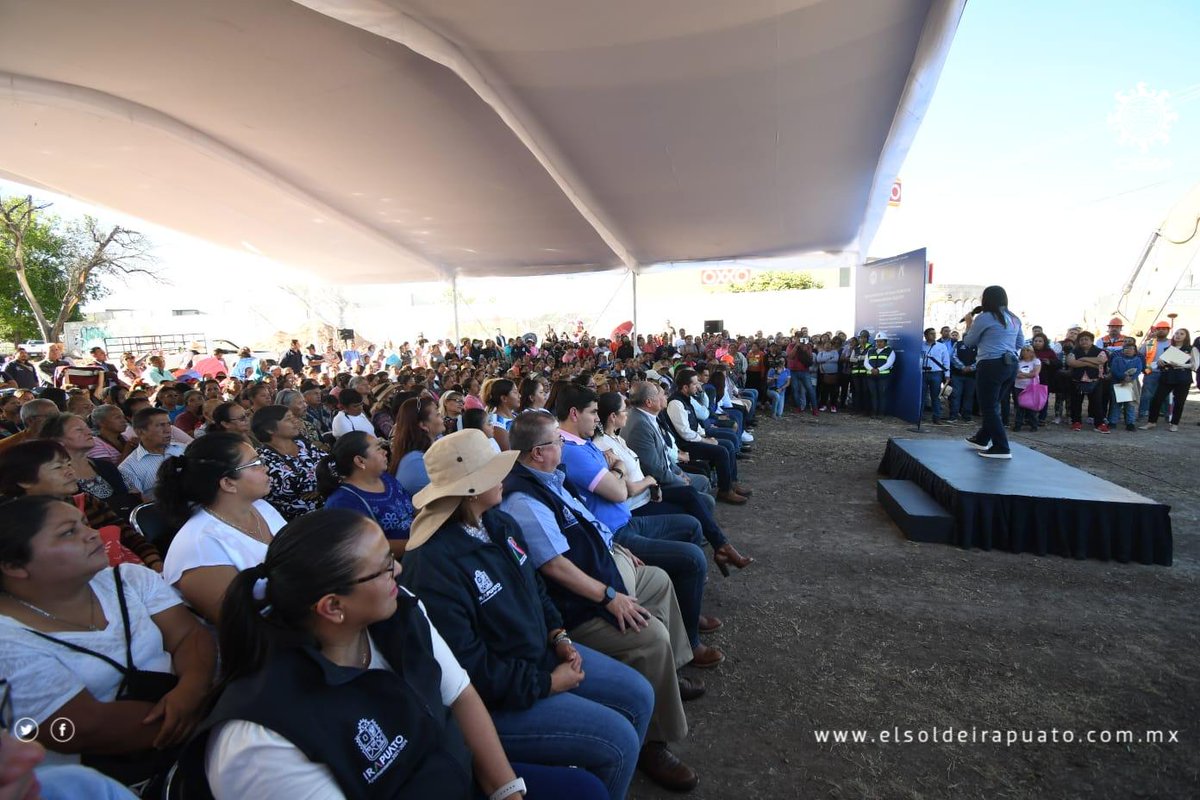 SoldeIrapuato's tweet photo. ♀️👷🏗️ Inicio de obra del puente en el #Inforum en la ciudad de #Irapuato 🍓
#Fotos: José Luis Cervantes / El Sol de Irapuato
▶️ https://t.co/7lecKkDLuY https://t.co/SdUGoLqHXU