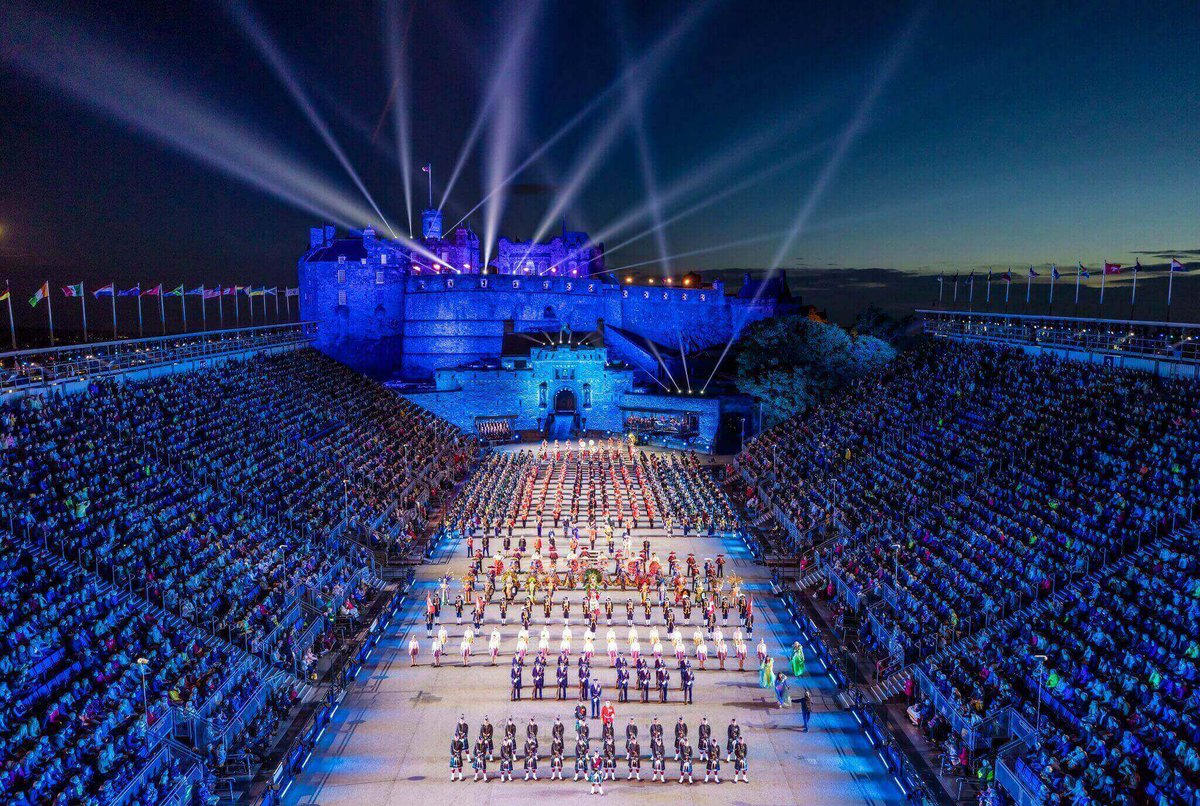 Wokker2's tweet photo. @hhangryheather there's other things you can finger besides the edinburgh military tattoo heather https://t.co/gJnab2jvAG
