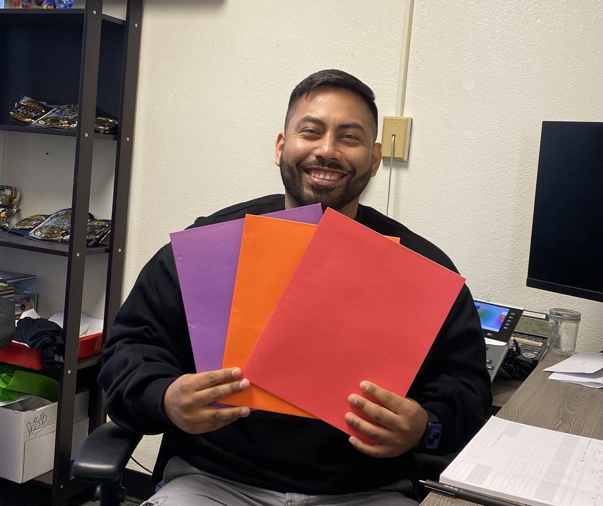 Meet Mr. Torres, @NicolasKnights's organizational school counselor guru! 🎓 Presenting 3 folders to streamline student work & boost success! 📚✨ Let's tackle clutter & pave the way to achievement, one organized step at a time! #FSDSEL #FSDConnects #FSDLearns
