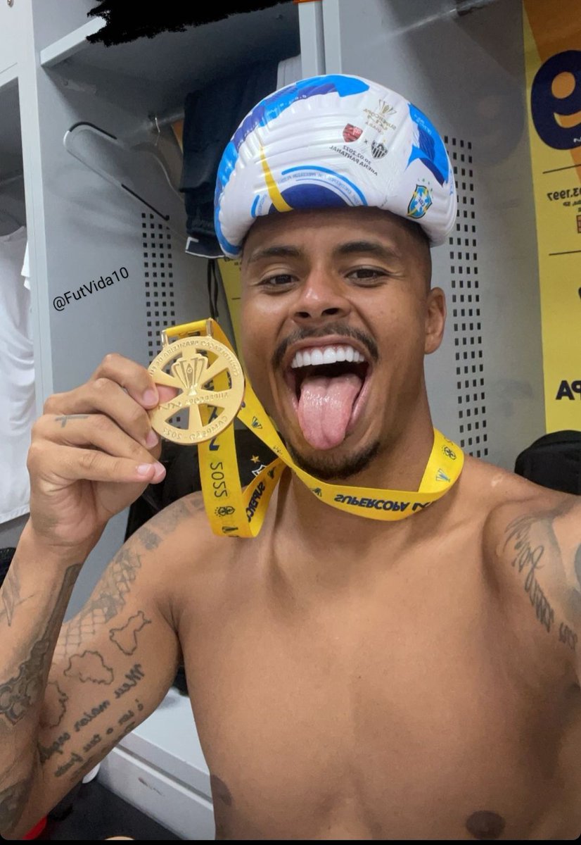 FutVida10's tweet photo. Aceitaria uma lambida do volante Allan ?
😜😜😜🔥🔥🔥
#Futebol #Soccer #Football #Volante #Flamengo #Sexy #Lambida #AllanFV https://t.co/Qm3zY1m2ft