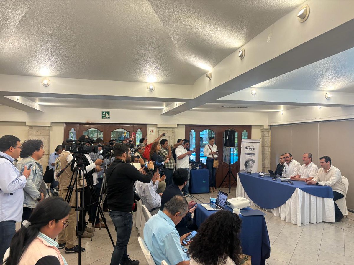 OCV_Tabasco's tweet image. Esta mañana en #RuedaDePrensa se presentaron los pormenores de la 4ta. edición de #ExpoOilAndGas que se realizará en la Nave 3 del #ParqueTabasco del 13 al 15 de marzo y contará con la presecia de participantes de 7 países.

@oilgasalliance @SEDEC_Tab @Turismo_Tabasco @AMHMT