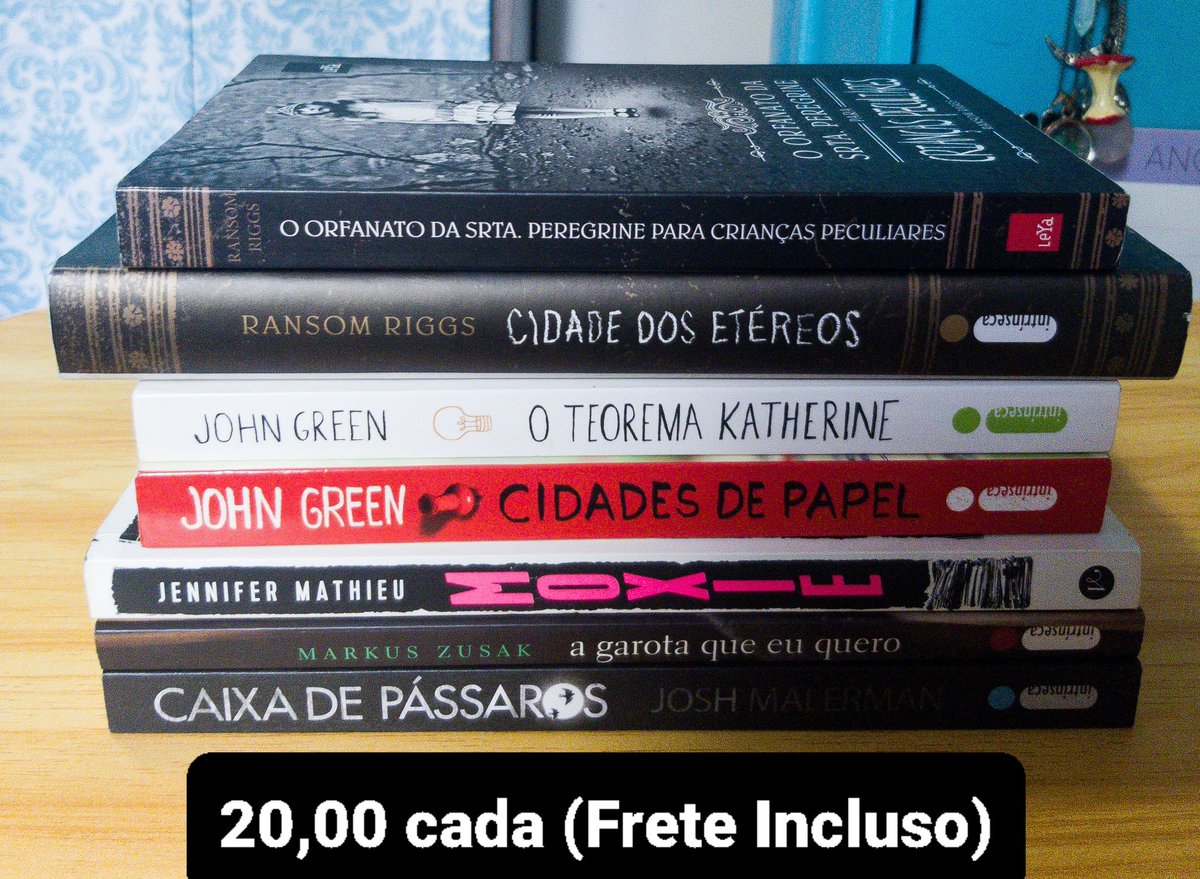 morganathefairy's tweet photo. [ATUALIZAÇÃO 6]🌙 DESAPEGO DE LIVROS 2024!🌙 Vendas pelo WhatsApp (pix), novos preços e livros + frete incluso. Preços nas imagens: https://t.co/6rSRtgcOjP