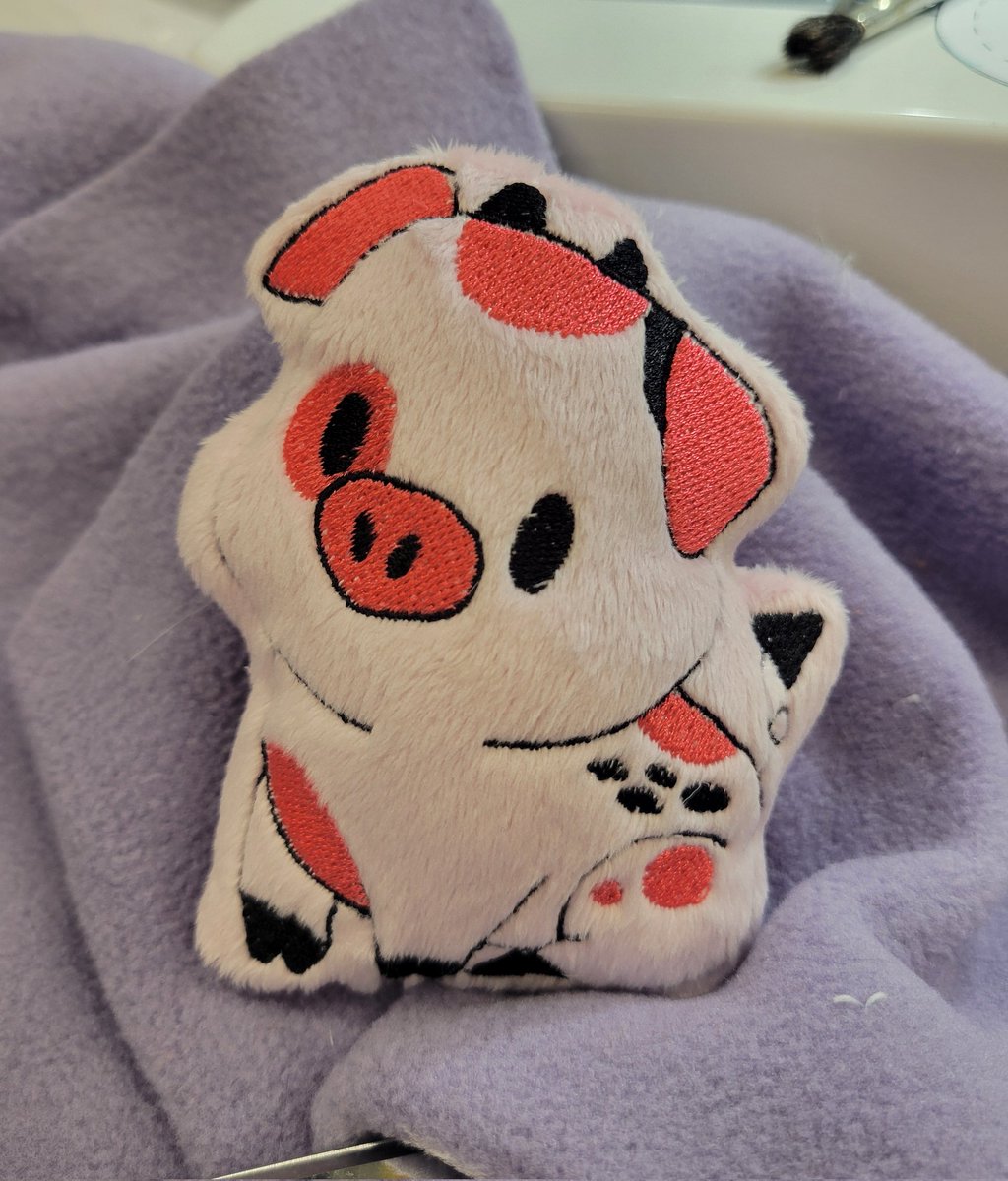 Trying something new and making my own plush charms and digitized this Fat Nugget last night.  A few tweaks and it'll be ready to start making for my next convention!