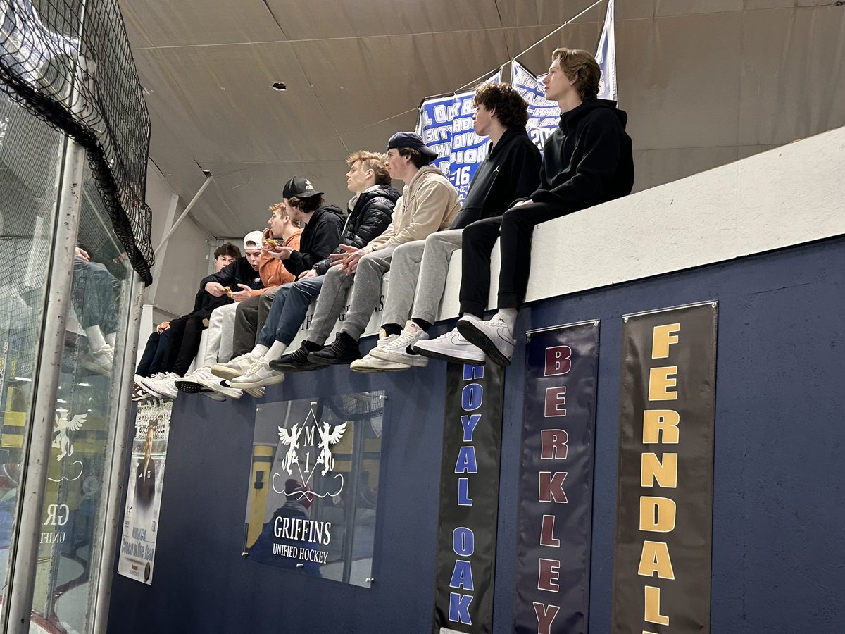 Griffins taking in Day 1 of Regionals @ JLA #rollM1