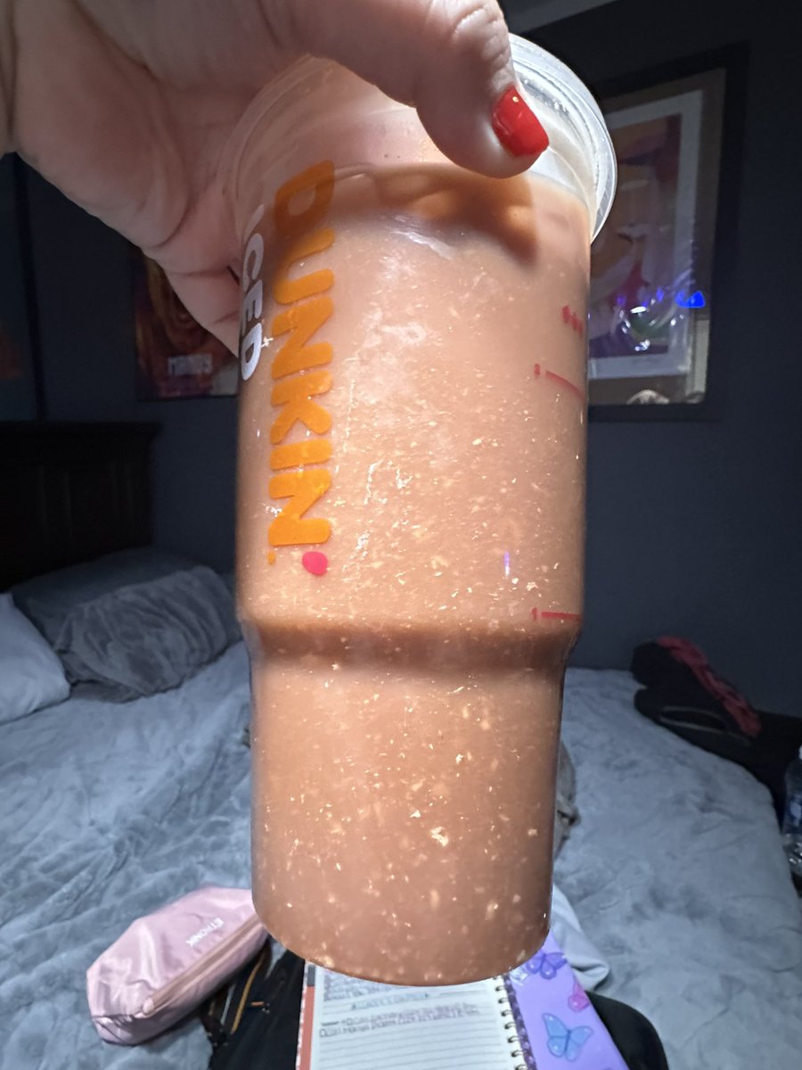 OhHeyCindi's tweet photo. Really @dunkindonuts this is how you do me??? Spoiled fucking milk!!!! https://t.co/9vbSSKUJPY