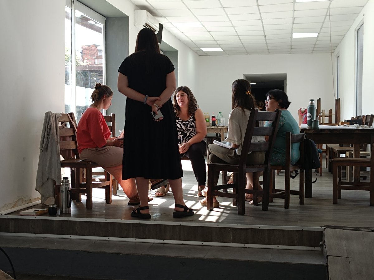 blowupuy's tweet photo. Encuentro con la comunidad educativa del @colegiointegralminas en dos jornadas de trabajo.
En la primera trabajamos misión y visión del centro, en la segunda la temática fue planificación competencial y procesos cognitivos.
Gracias por los intercambios y todo lo realizado. https://t.co/HsebKfZSYI