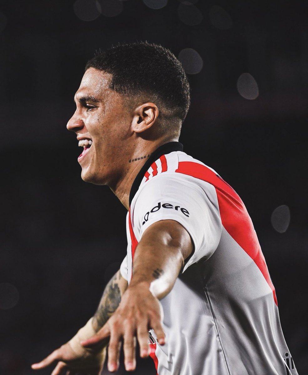 sudanalytics_'s tweet image. “En su momento dije que no, pero el amor es tan grande que, si se da de querer de las dos partes y yo estoy para aportar, volvería a River.

¿Por qué no? Si se da la tercera vez y todo está bien, 100% volvería”.

Juan Fernando Quintero, con Ezzequiel.