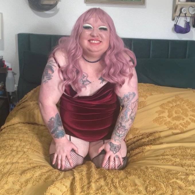 Who loves grrls with ink? #tattooTuesday https://t.co/BALpNbT0qN<a href="/tag/tattootuesday"class="tags">#tattooTuesday</a>