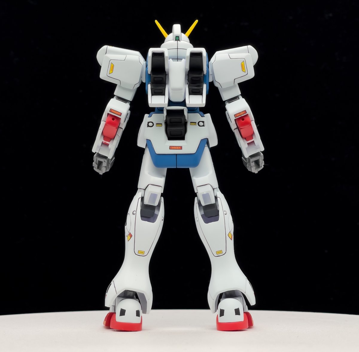 VENTO_Original's tweet photo. #機動戦士Vガンダム #VictoryGundam #機動戰士V高達 
#機動戰士V鋼彈 #机动战士V高达 #hggundam #hgvictorygundam #144victorygundam 好在需要無縫製作A的地方不多，只有頭部，小臂和小腿
水貼用的是上一期復古風V2AB的剩餘部分，只上了少許做下點綴 https://t.co/yiOlOQgS2f