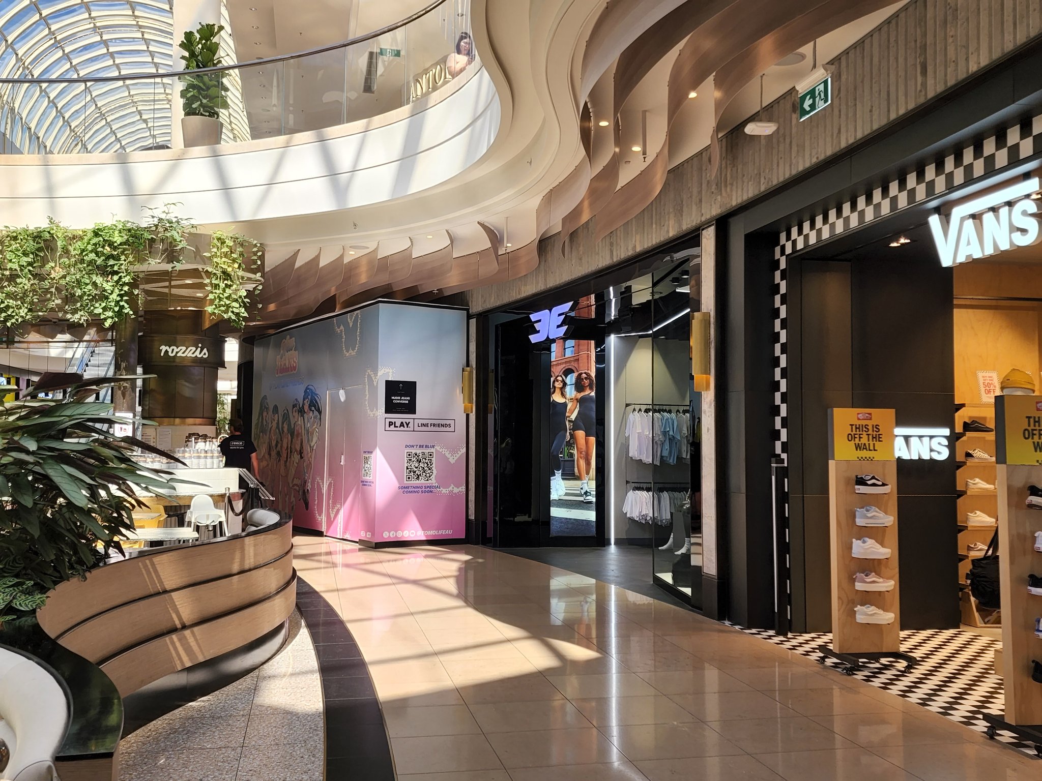 Chadstone converse deals