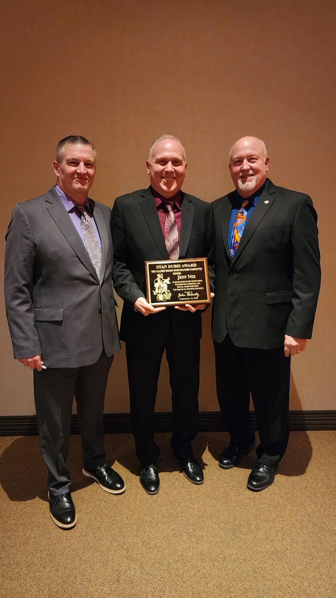 Congratulations to Jeff Nix for being awarded the Stan Dubis award at the Calumet Sportsmanship Banquet last evening. This honor is awarded to an outstanding official yearly. <a href="/IHSAA1/">IHSAA</a>