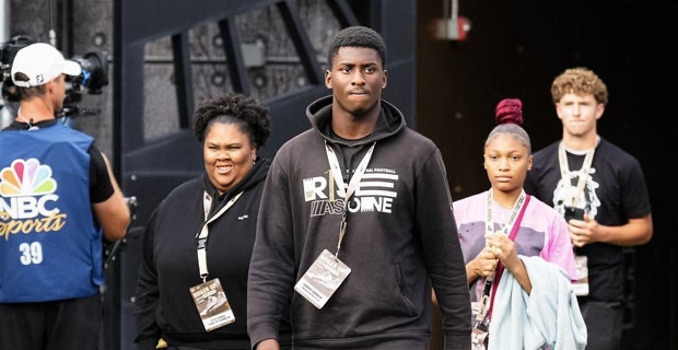 The Boiler Sports Report Big Board: Names to know at the outside linebacker position for Purdue in the 2025 class. Four (!!!) in-state standouts and two out of state studs headline the names to know at the position. More on @Purdue247 (VIP) 247sports.com/college/purdue…