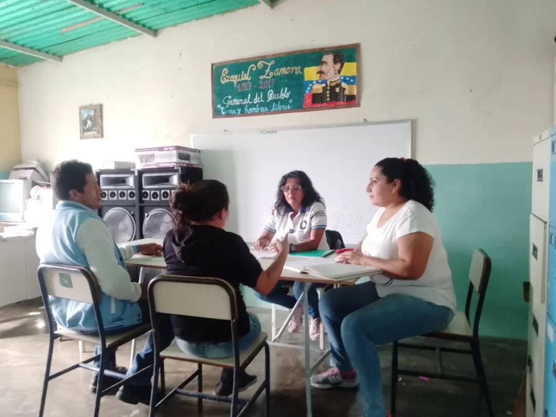 Asamblea escolar en la EN Marco Aurelio Briceño, por parte de la Defensora Mallerly Millán, atención con padres, madres y representantes. Y atención de caso. <a href="/_LaAvanzadora/">Yelitze Santaella</a> <a href="/Berzabethg1/">Berzabethgandicaoficial</a> <a href="/CDCETachira/">CDCE Táchira</a> <a href="/codennat/">codennat</a> <a href="/cn_educ/">CNDefensorías Educativas MPPE</a> <a href="/SaludEscolar2/">Salud Escolar</a> <a href="/COMUNIDADESED15/">DIV. COMUNIDADES EDUCATIVAS TÁCHIRA</a>