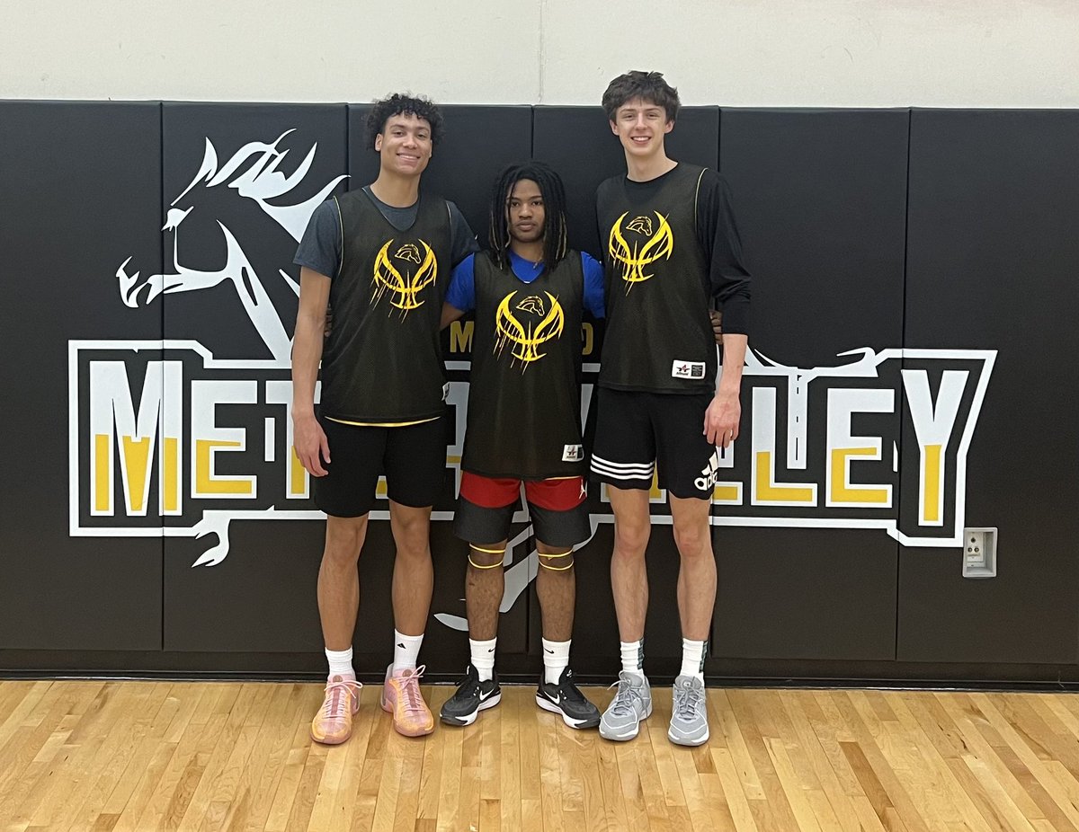 METEAHOOPS's tweet photo. Congrats to Will Ashford who was Unanimous All-Conference, James Parker All-Conference and Jake Nosek Honorable Mention. We are all proud of your work! https://t.co/a67SwqyHe4