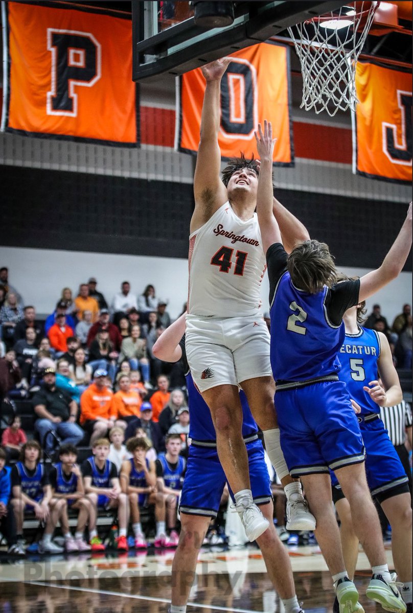 MissyCastro44's tweet photo. Good Luck to my boy tonight!! 
Playoffs 🧡🏀🖤 @CastroKelby44 https://t.co/W9iM9CZTwA