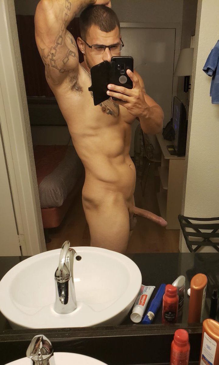 ricothedilf's tweet photo. Who wants some meat for dinner?
🥩💦 https://t.co/WTA968gwyo