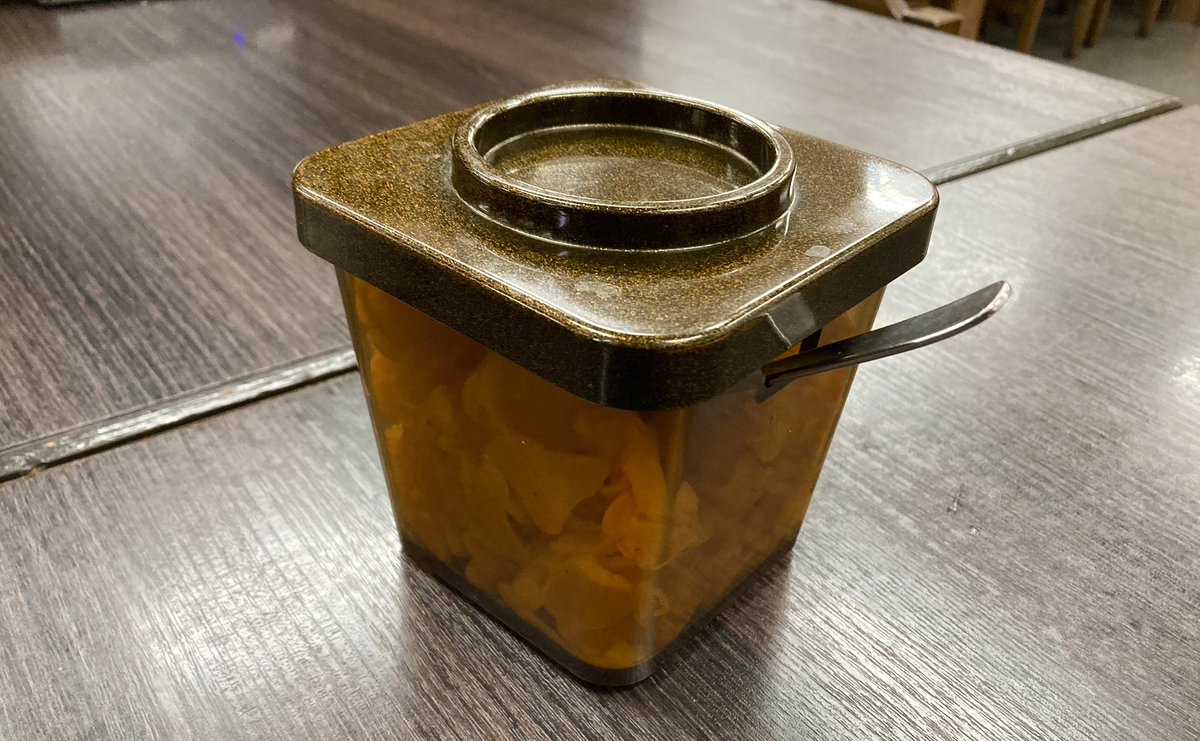 現在、つぼ漬けは卓上にはございませんが、丼・ごはん等ご注文頂いた