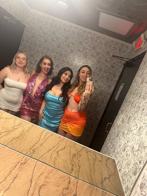 Guess who just filmed an orgy for @RealRKofficial with some of the baddest in the game 🙏🏼  pictured: @Kaiia_Eve<a class="tags" href="/tag/realrkofficial">@realrkofficial</a>